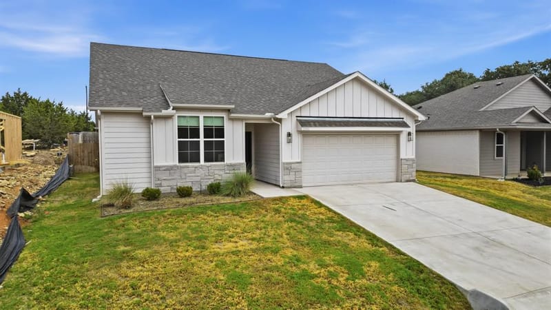 2306 Pedernales Court, Granbury TX 76048