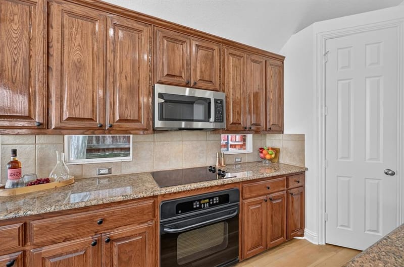 10328 Offshore Drive, Irving TX 75063 - Photo 16