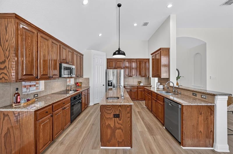 10328 Offshore Drive, Irving TX 75063 - Photo 12