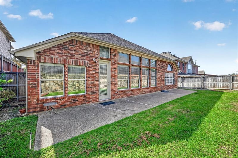10328 Offshore Drive, Irving TX 75063 - Photo 32