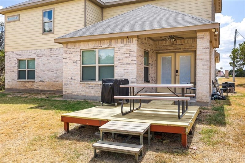 1004 W Apache Trail, Granbury TX 76048 - Photo 27