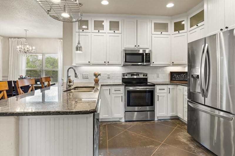 1004 W Apache Trail, Granbury TX 76048 - Photo 7
