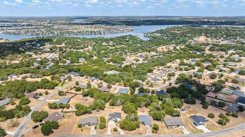 1004 W Apache Trail, Granbury TX 76048 - Photo 31