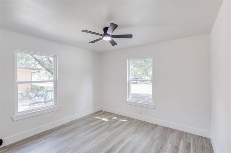 1011 E Alan Avenue, Carrollton TX 75006 - Photo 12
