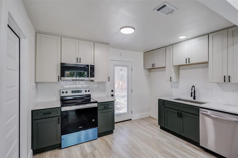 1011 E Alan Avenue, Carrollton TX 75006 - Photo 7