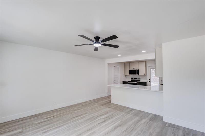 1011 E Alan Avenue, Carrollton TX 75006 - Photo 3