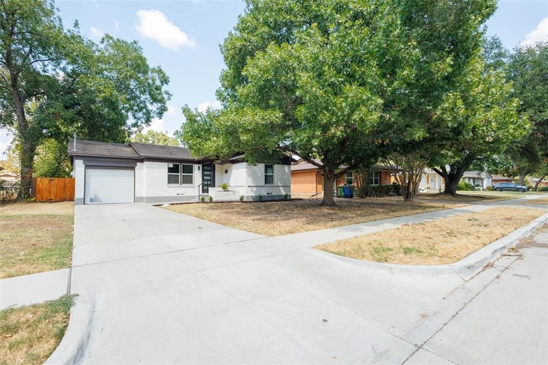 1011 E Alan Avenue, Carrollton TX 75006