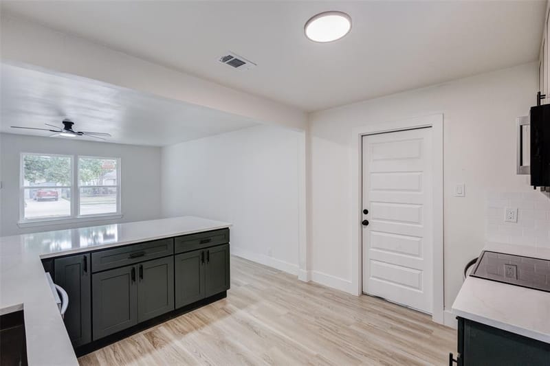 1011 E Alan Avenue, Carrollton TX 75006 - Photo 10