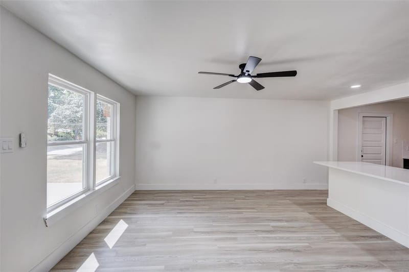1011 E Alan Avenue, Carrollton TX 75006 - Photo 4