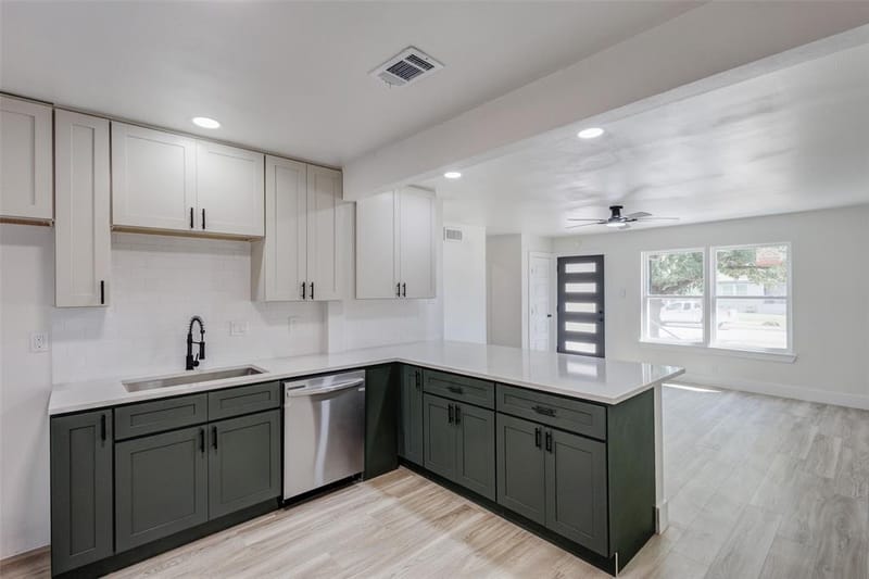 1011 E Alan Avenue, Carrollton TX 75006 - Photo 8