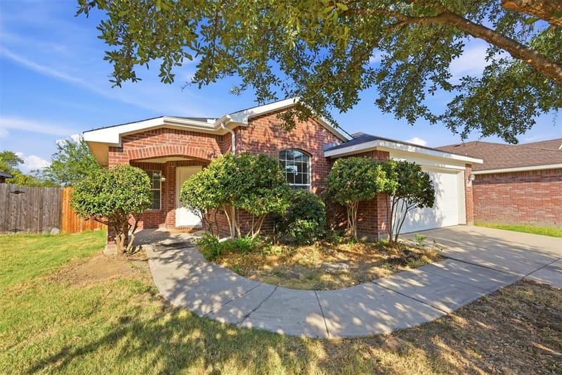 13905 Walnut Canyon Court, Fort Worth TX 76262 - Photo 14