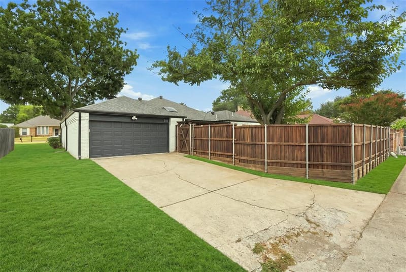 305 Bellmeade Drive, Garland TX 75040 - Photo 30