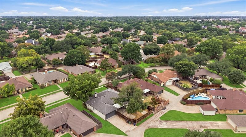 305 Bellmeade Drive, Garland TX 75040 - Photo 34