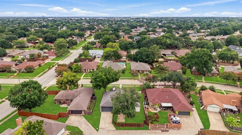 305 Bellmeade Drive, Garland TX 75040 - Photo 33