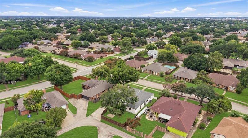 305 Bellmeade Drive, Garland TX 75040 - Photo 31
