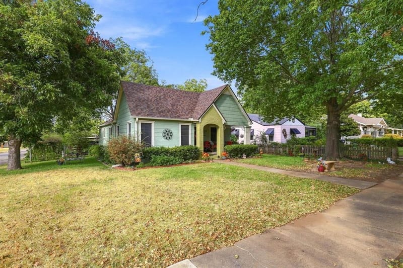 1231 W Sears Street, Denison TX 75020 - Photo 38