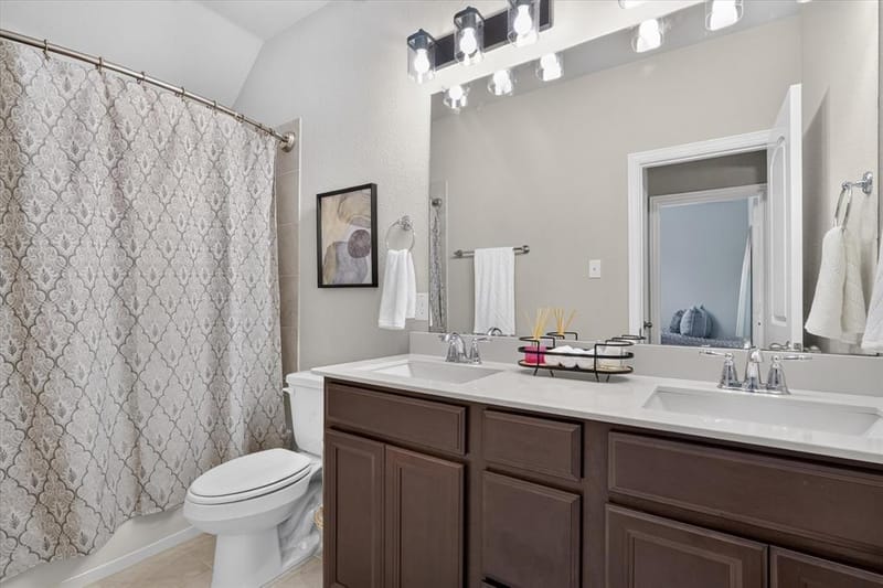 12766 Mercer Parkway, Farmers Branch TX 75234 - Photo 17