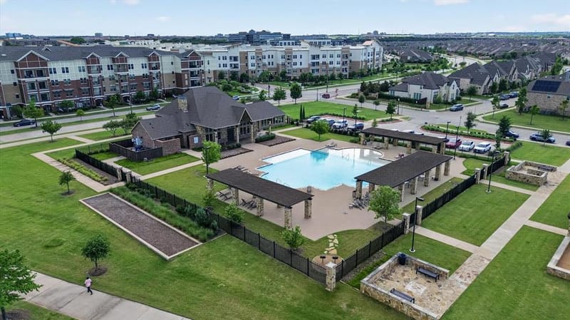 12766 Mercer Parkway, Farmers Branch TX 75234 - Photo 28