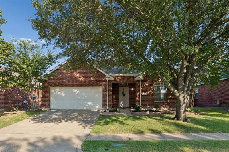 10617 Gleneagles Lane, Rowlett TX 75089