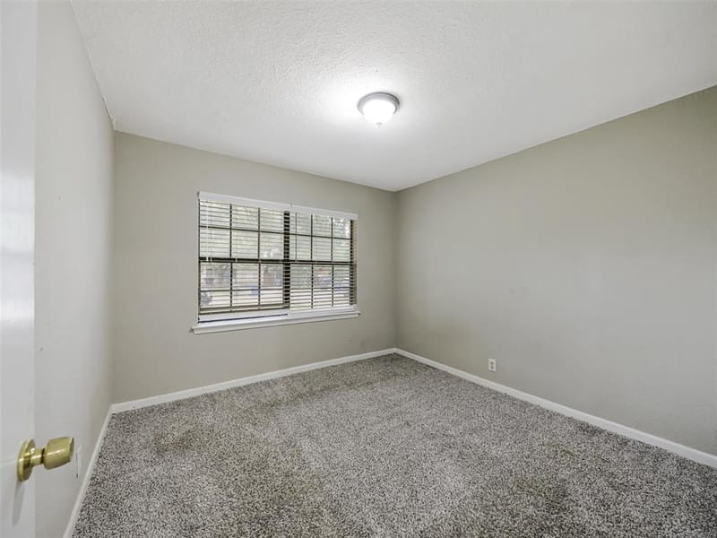 10747 SandAlwood Drive, Dallas TX 75228 - Photo 12