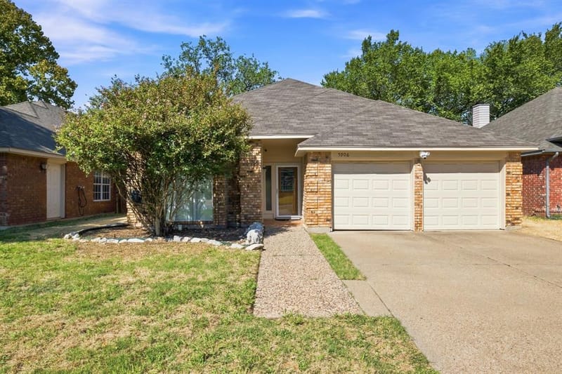 5906 Polo Club Drive, Arlington TX 76017