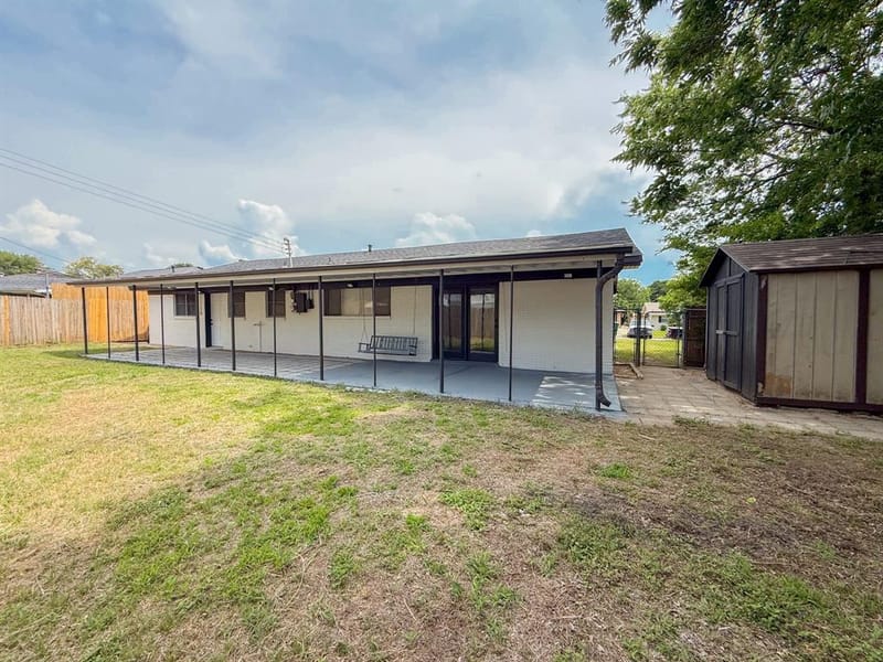 228 Hallbrook Drive, Fort Worth TX 76134 - Photo 27
