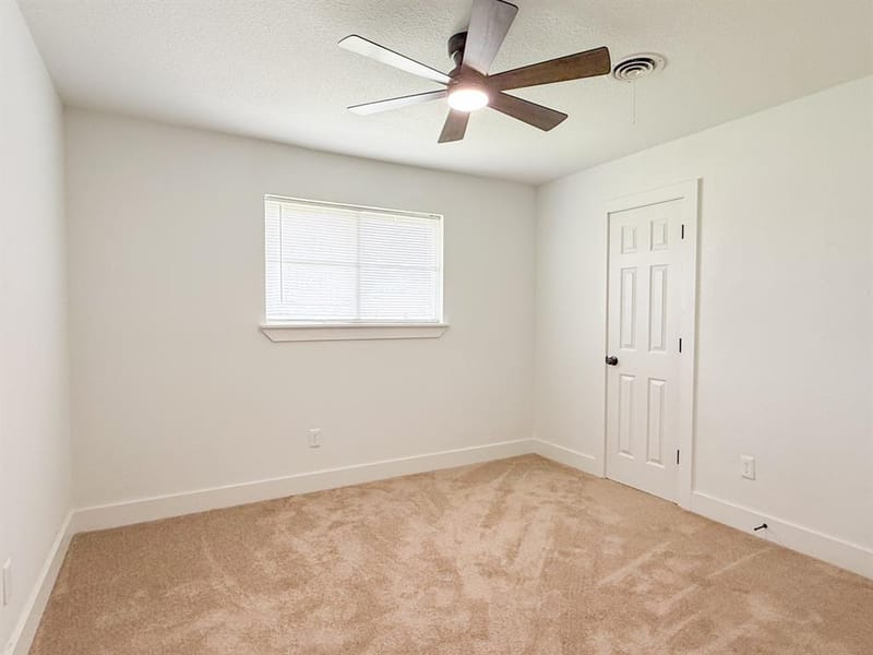 228 Hallbrook Drive, Fort Worth TX 76134 - Photo 15