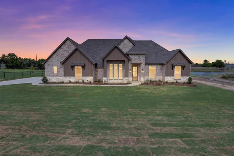 471 Red Bird Drive, Springtown TX 76082