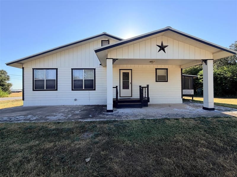 1410 Marie Street, Comanche TX 76442
