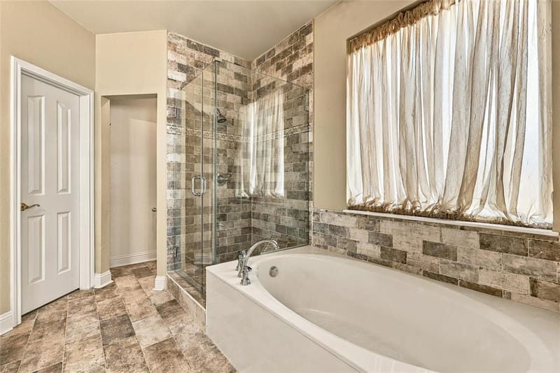 1204 Crestview Drive, Bedford TX 76021 - Photo 23