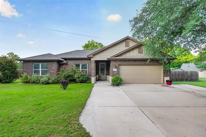 108 Mcanear Street, Cleburne TX 76033