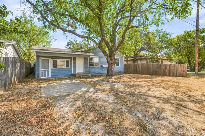 1397 N Estes Street, Stephenville TX 76401 - Photo 3