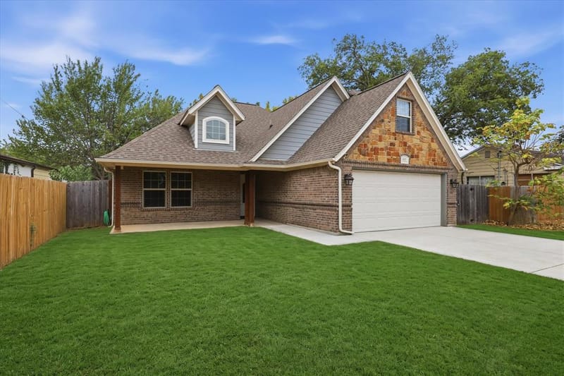 603 Oaklawn Drive, River Oaks TX 76114 - Photo 2