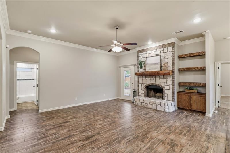 603 Oaklawn Drive, River Oaks TX 76114 - Photo 6
