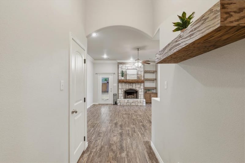 603 Oaklawn Drive, River Oaks TX 76114 - Photo 4