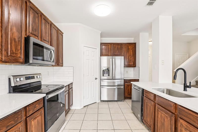 4506 Stirling Drive, Garland TX 75043 - Photo 8