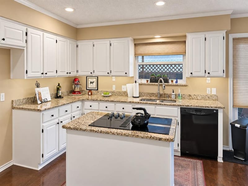 6615 Waterwood Circle, Benbrook TX 76132 - Photo 3