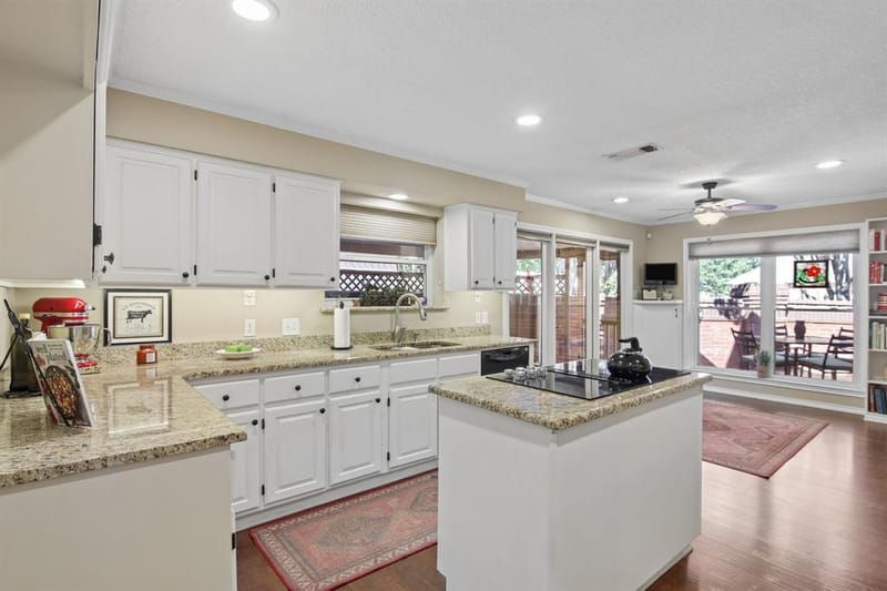 6615 Waterwood Circle, Benbrook TX 76132 - Photo 9