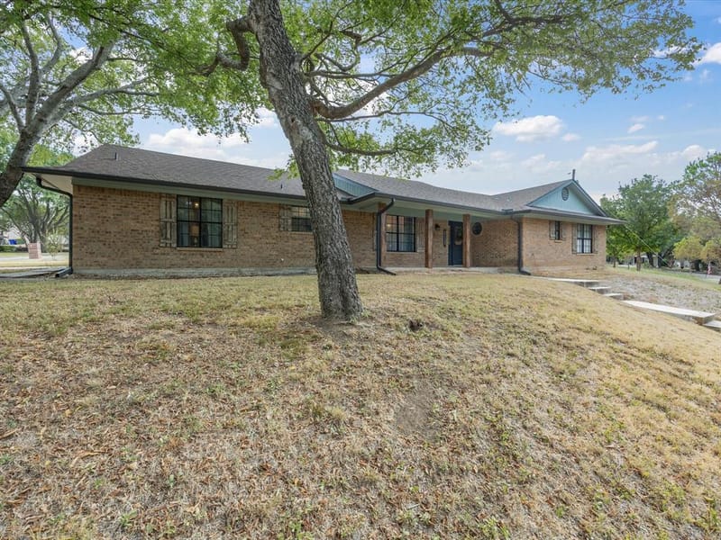 75 Delmore Drive, Hillsboro TX 76645