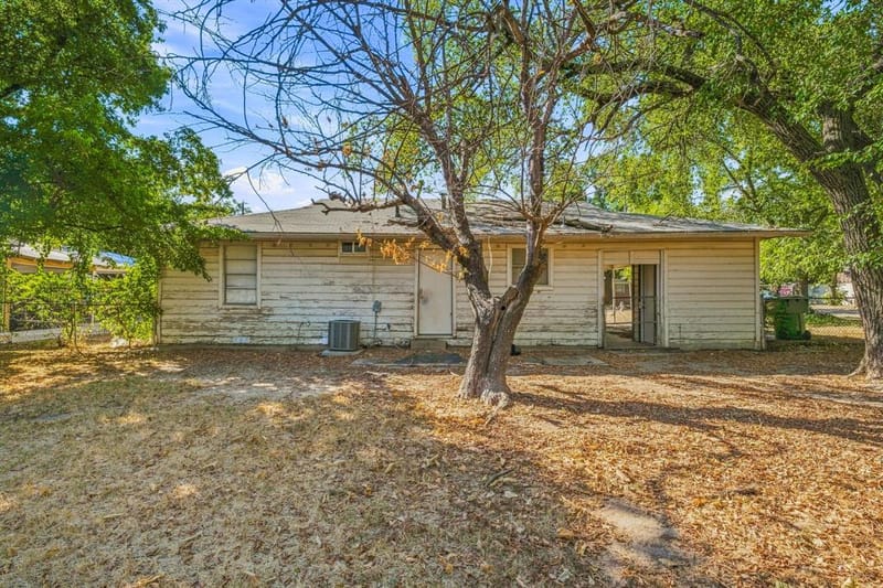 945 W Park Street, Stephenville TX 76401 - Photo 19