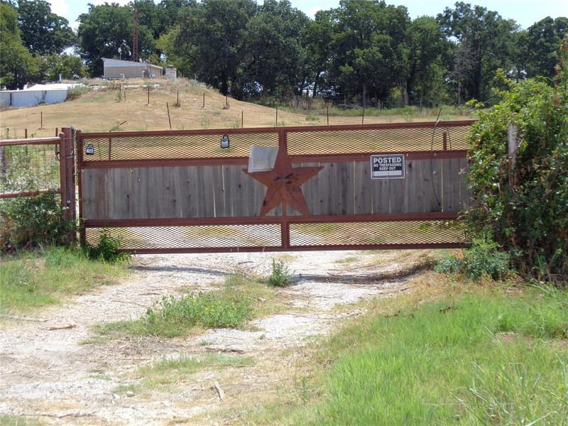 212 Private Road 114, Covington TX 76636 - Photo 2