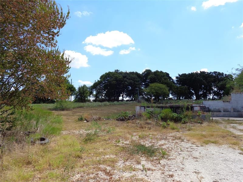 212 Private Road 114, Covington TX 76636 - Photo 30