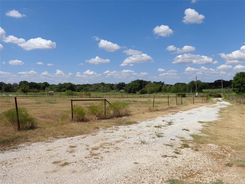 212 Private Road 114, Covington TX 76636 - Photo 33