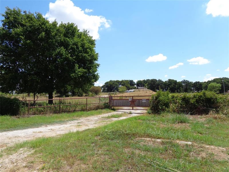 212 Private Road 114, Covington TX 76636 - Photo 37