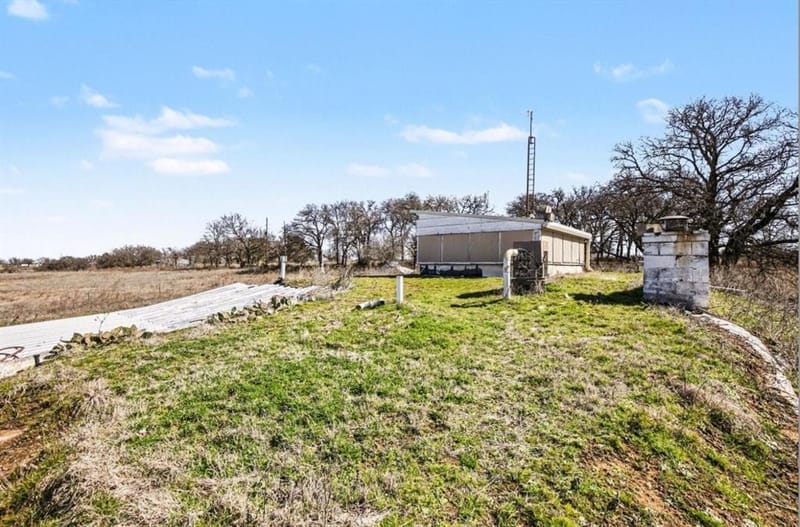 212 Private Road 114, Covington TX 76636 - Photo 31
