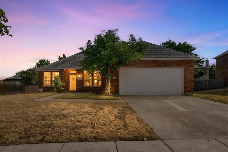 1738 Summerwood Lane, Cedar Hill TX 75104