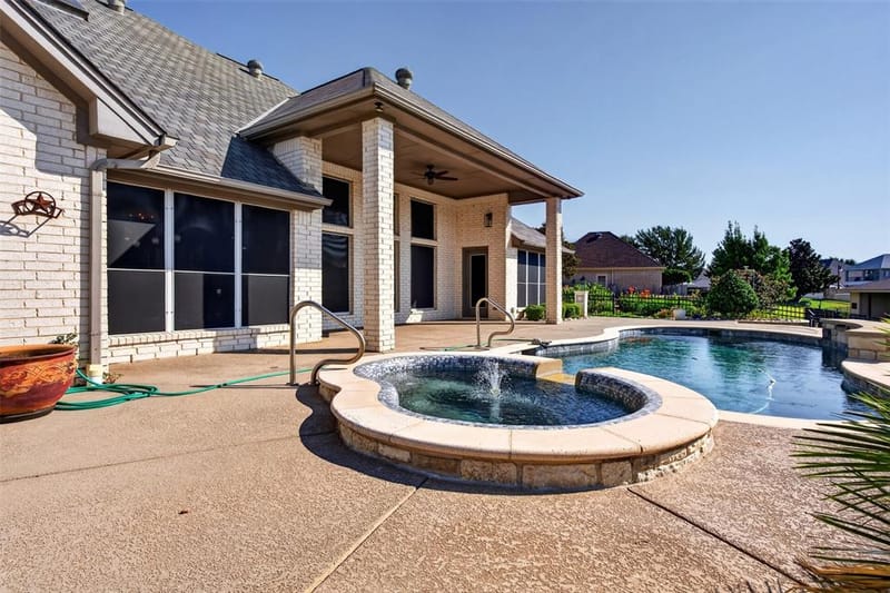 2612 Waters Edge Drive, Granbury TX 76048 - Photo 36