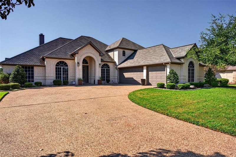 2612 Waters Edge Drive, Granbury TX 76048