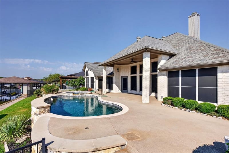 2612 Waters Edge Drive, Granbury TX 76048 - Photo 33