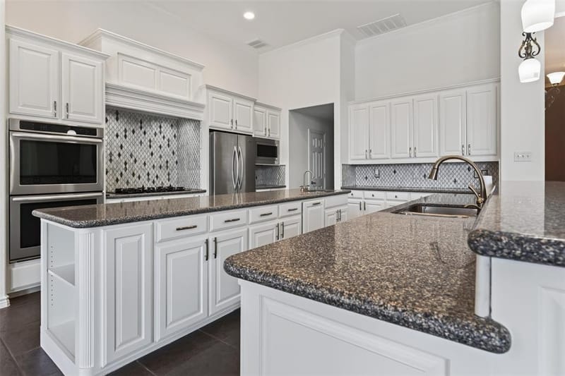2612 Waters Edge Drive, Granbury TX 76048 - Photo 21